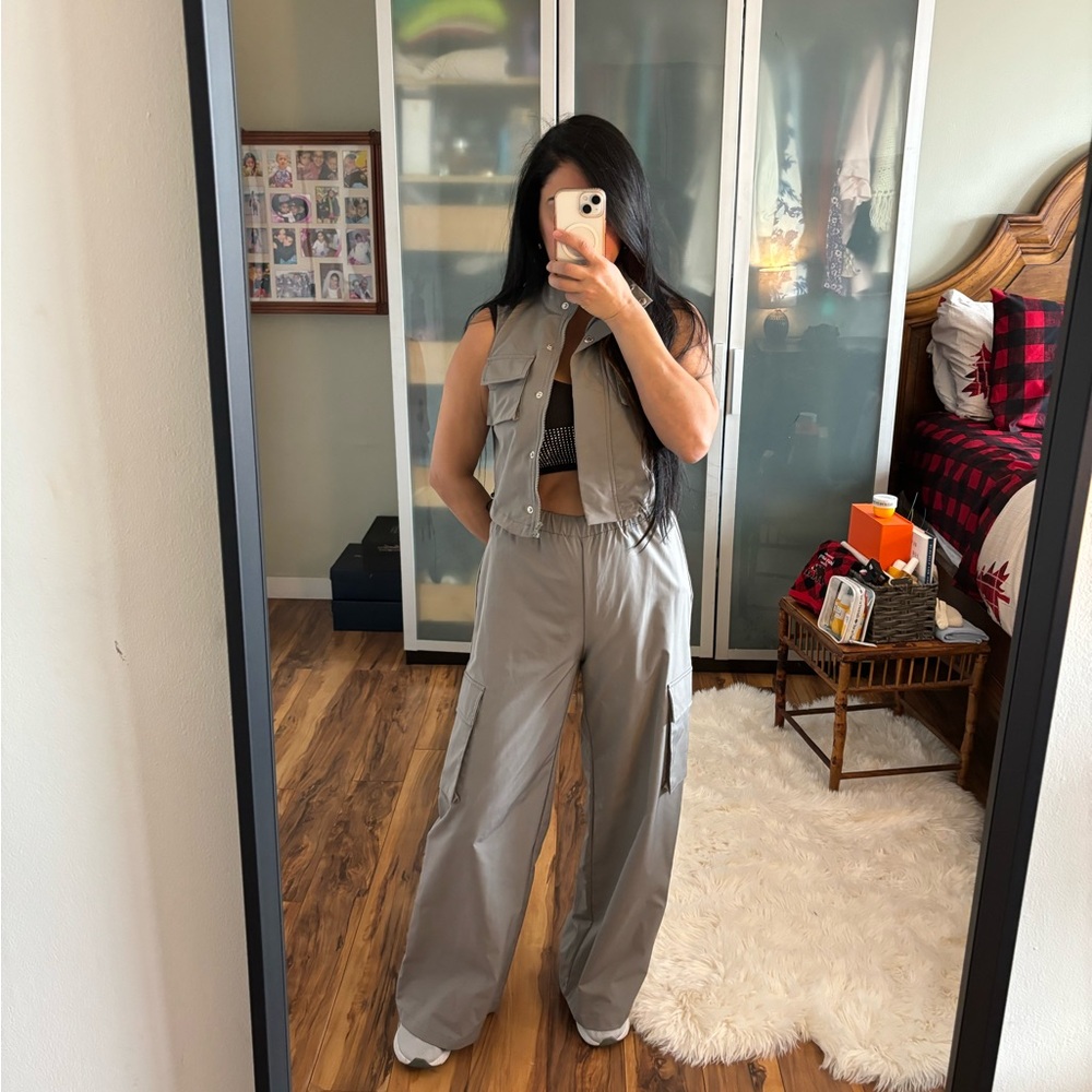 Vest and pants set grey